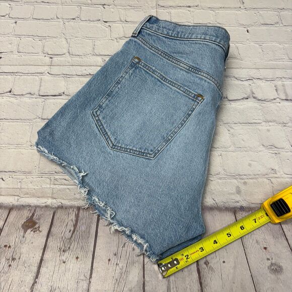 NWT Abercrombie & Fitch Women High Rise Mom Jean Shorts Size 32/14 Denim C056 10 - Picture 6 of 16